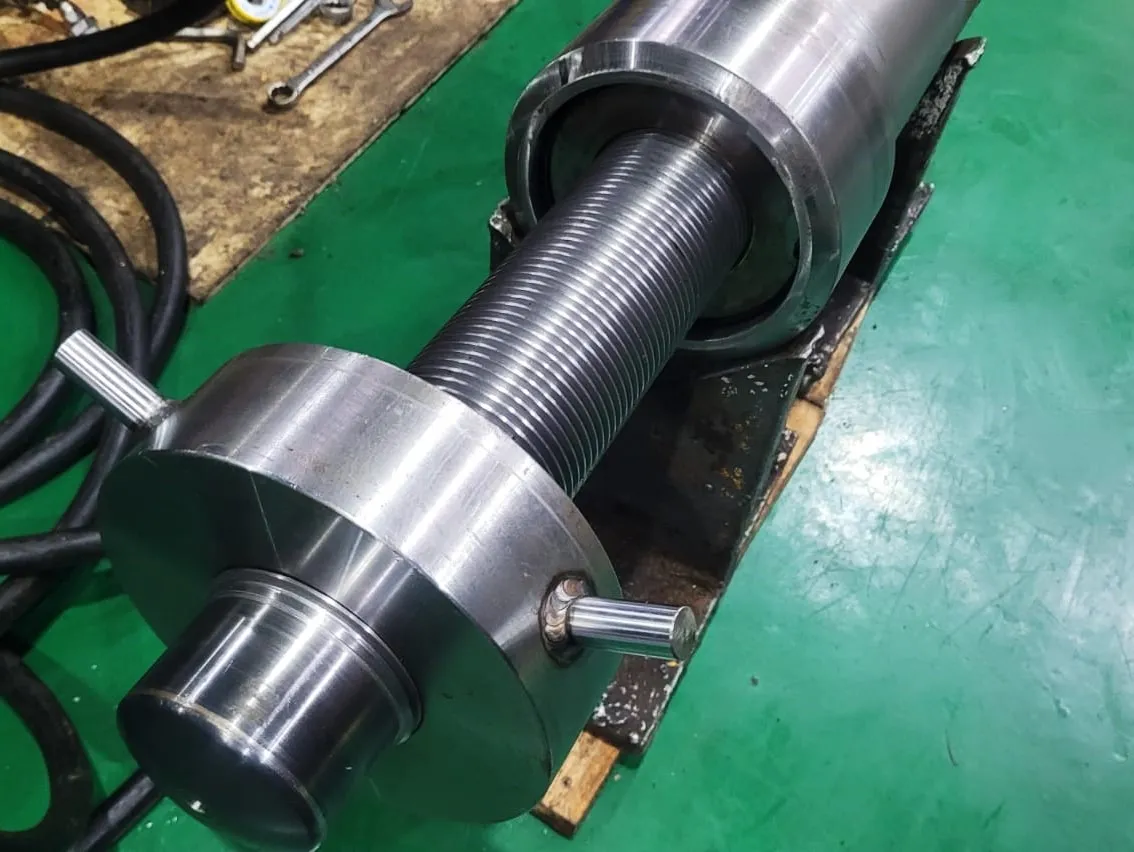 CYL REAR LEVELLING JACK - Image 3